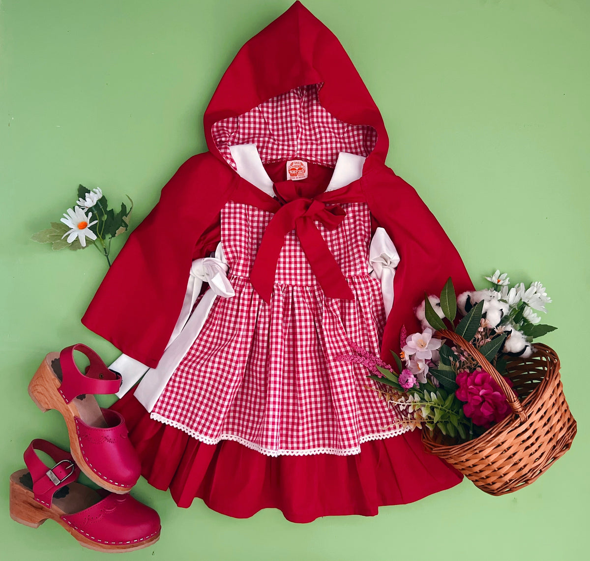 Little Red Riding Hood Dress Model 1951 Tamal con Merengue Little Red Riding Hood Dress Model 1951 Tamal con Merengue