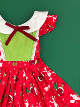 Load image in gallery viewer, Vestido Grinch/Rojo Modelo 1946