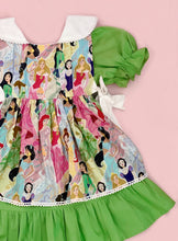 Load image in gallery viewer, Vestido Princesas Colores Mod 1951