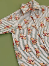 Load image in gallery viewer, Camisa Winnie Pooh