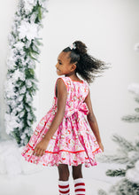 Load image in gallery viewer, Vestido Mod 1950 Santa Mug