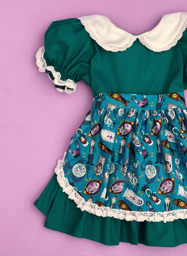 Vestido Casa Embrujada con Mandil