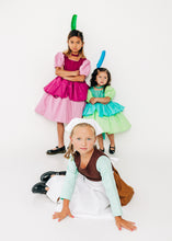 Load image in gallery viewer, Vestido Hermanastra