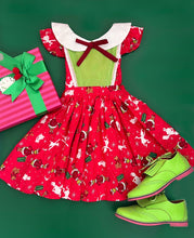 Load image in gallery viewer, Vestido Grinch/Rojo Modelo 1946