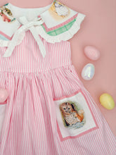 Cargar imagen en el visor de la galería, Vestido Rayas Rosa/Peter Rabbit Mod 1948