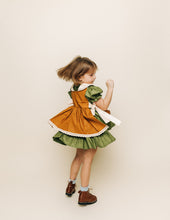 Cargar imagen en el visor de la galería, Vestido Olivo/Caramelo Modelo 1951
