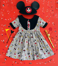 Cargar imagen en el visor de la galería, Vestido Mickey/Gris Modelo 1947