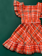 Cargar imagen en el visor de la galería, Vestido Cuadros Rojo Mod 1941