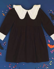 Cargar imagen en el visor de la galería, Vestido Negro Modelo 1966